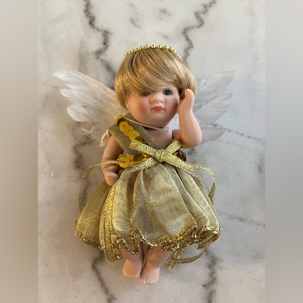 King state dollcrafter porcelain doll Elegant Gold Angel Figurine with Wings